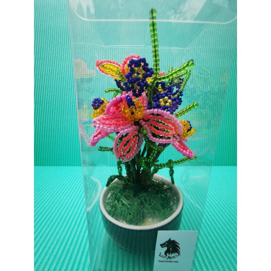  Potted flowers. Made of 0.4mm modeling wire and 0.2mm sand beads. 5 cm pot or porcelain bowl. 14 cm potted height.
