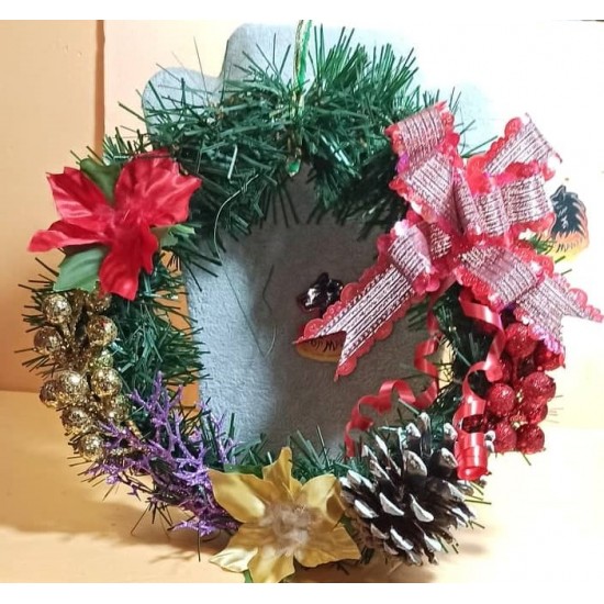 Round Christmas wreath with artificial fir, Christmas flowers and fir cone. Size 20 cm.