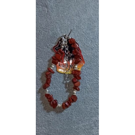 Bracelet made of red jasper chips, spacers and silver-plated beads. Made of silicone wire with silver-plated lobster clasps and silver extension. BRT341-1 = 17.8 cm + 5 cm extension, BRT341-2 = 17.1 cm + 5 cm extension, BRT341-3 = 17.1 cm + 5 cm extension