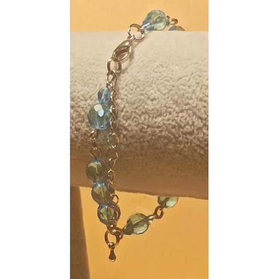 Bracelet made of glass and acrylic beads, on siliconized wire, with stainless steel accessories with stainless steel lobster clasps with a 5 cm extension.