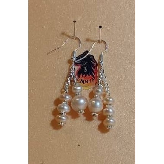 Peach-colored natural pearl earrings with silver-plated accessories. CER032-1 = 5 cm with cakes with everything.