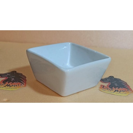 Mini bowl, square porcelain top. Size 6X6 cm.